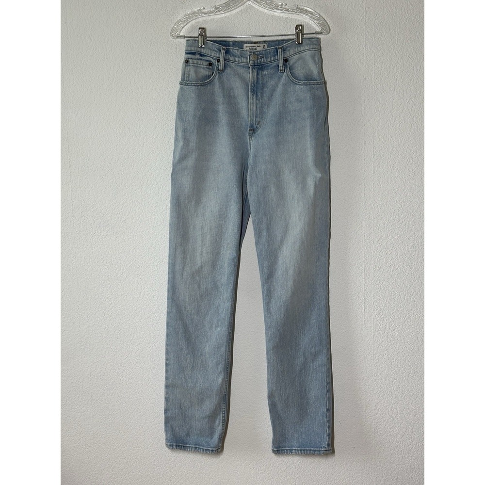 Abercrombie & Fitch 90s Straight Ultra High Rise Light Wash Jeans Size 28 6/L